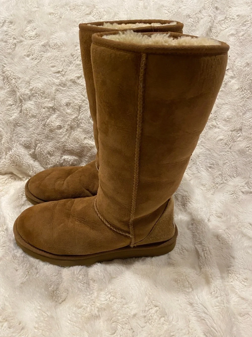 UGG Chestnut Suede Mid-Calf Sheepskin Cozy Boots size 10